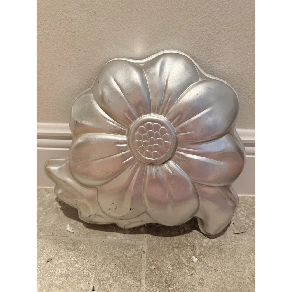 Vintage Wilton Flower Cake Pan 1975 Daisy Sunflower Big Blossom 12.5